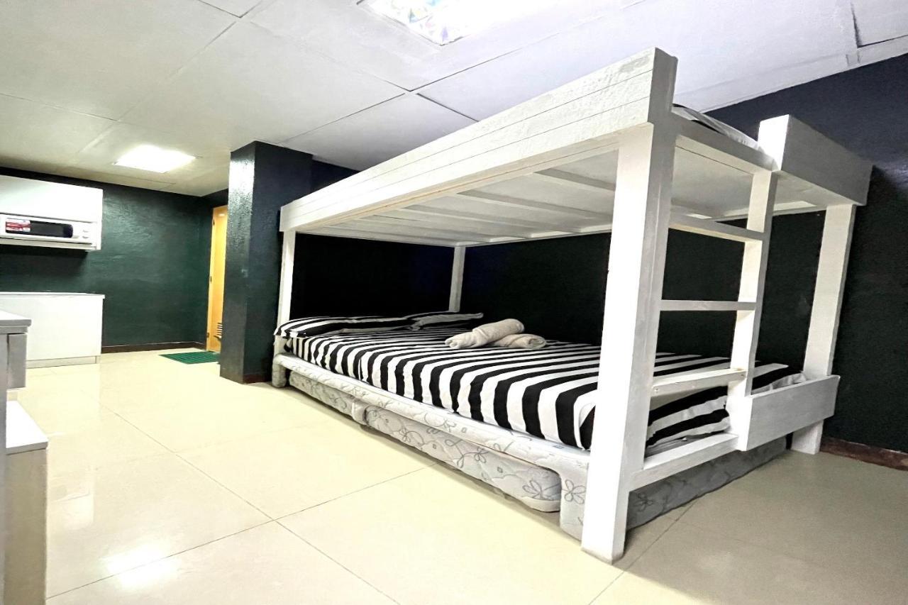 Oyo 910 Sabaidee Suites Mandaue City Exterior photo