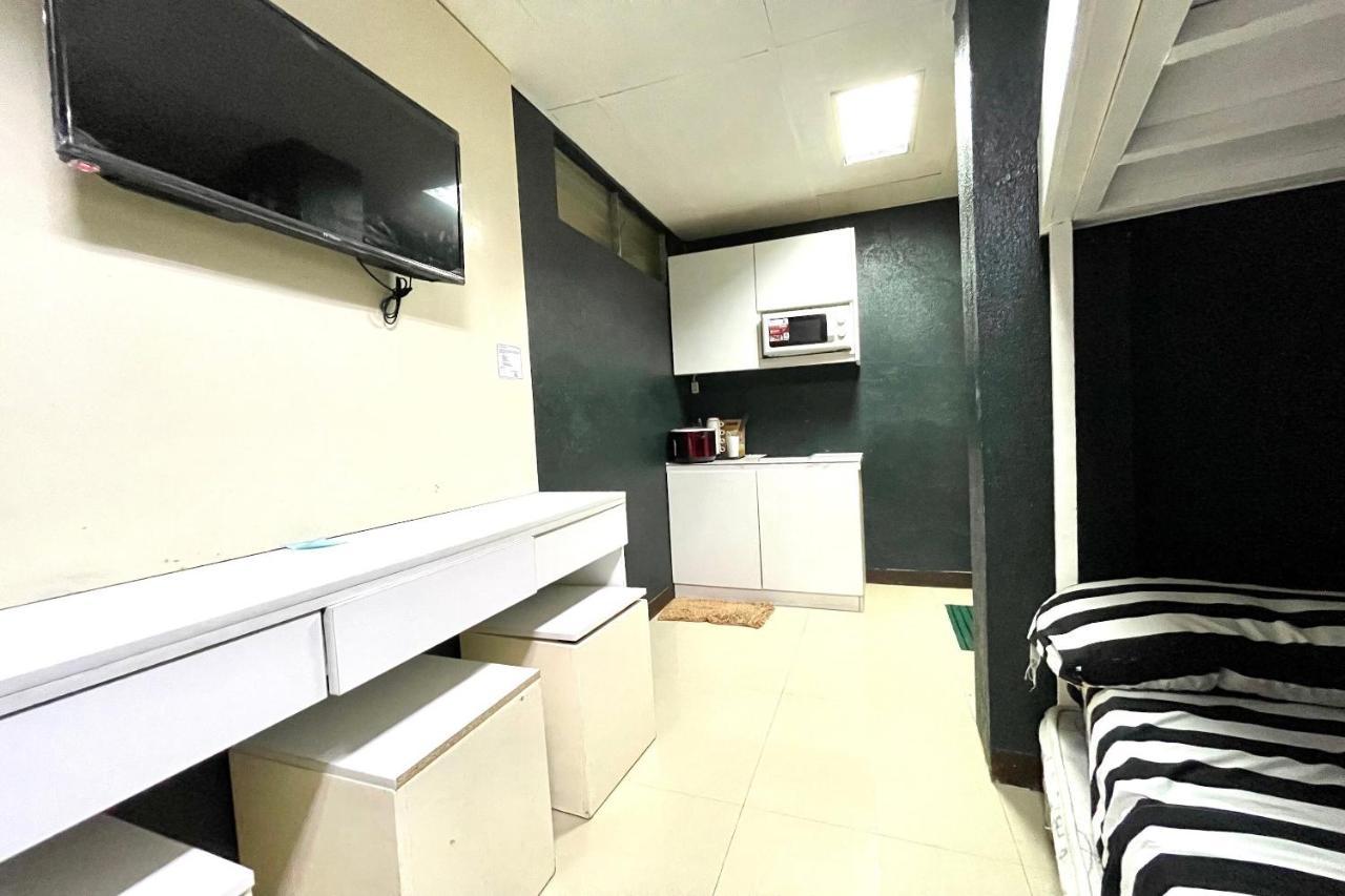 Oyo 910 Sabaidee Suites Mandaue City Exterior photo