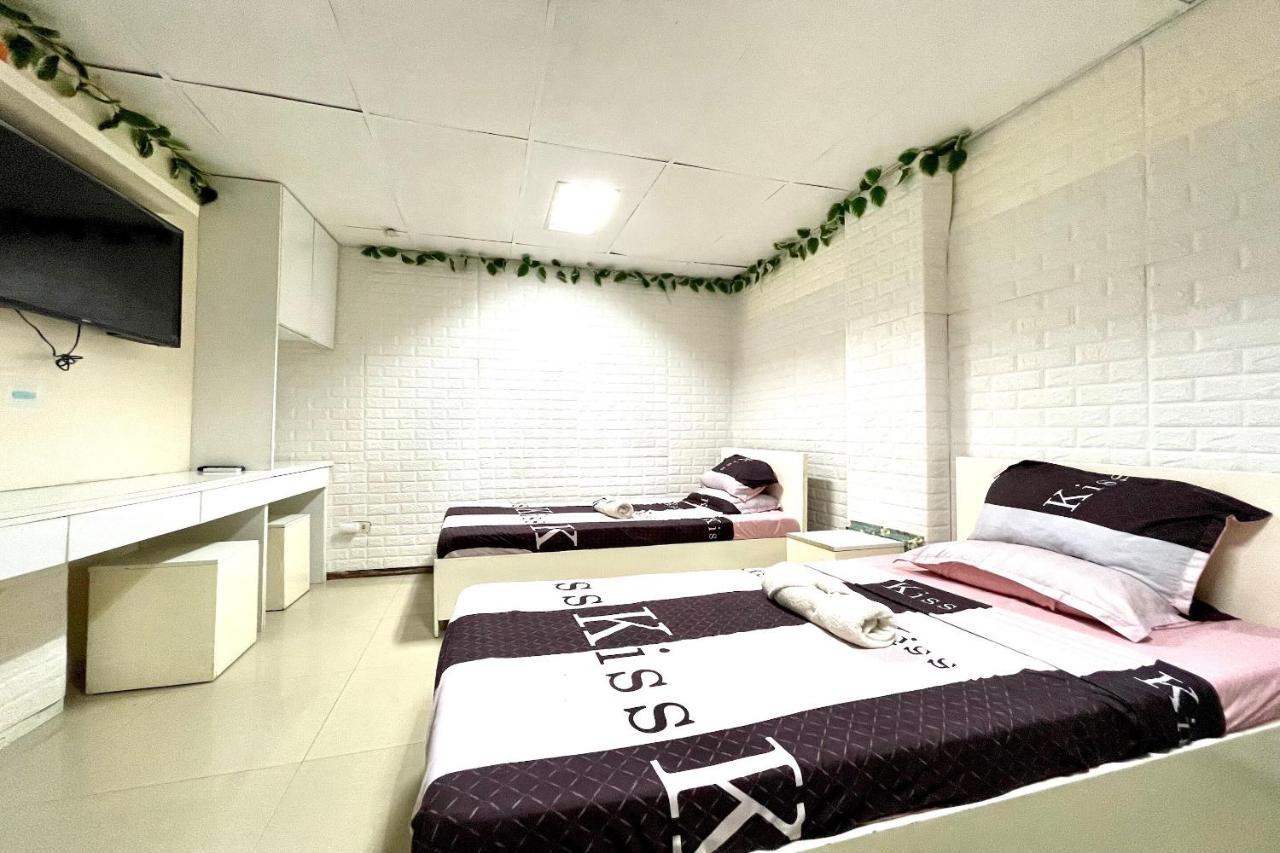 Oyo 910 Sabaidee Suites Mandaue City Exterior photo